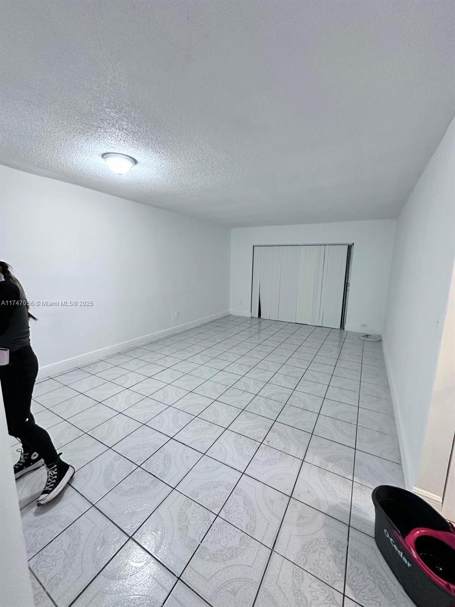 BROOKFIELD SQUARE CONDO - Residential Lease
