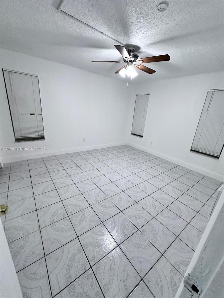 BROOKFIELD SQUARE CONDO - Residential Lease