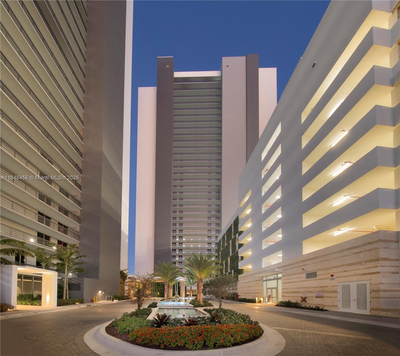 THE HARBOUR NORTH CONDO - Residential