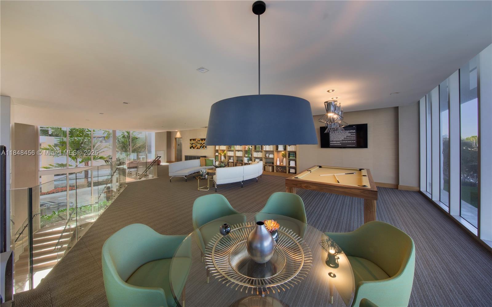 THE HARBOUR NORTH CONDO - Residential