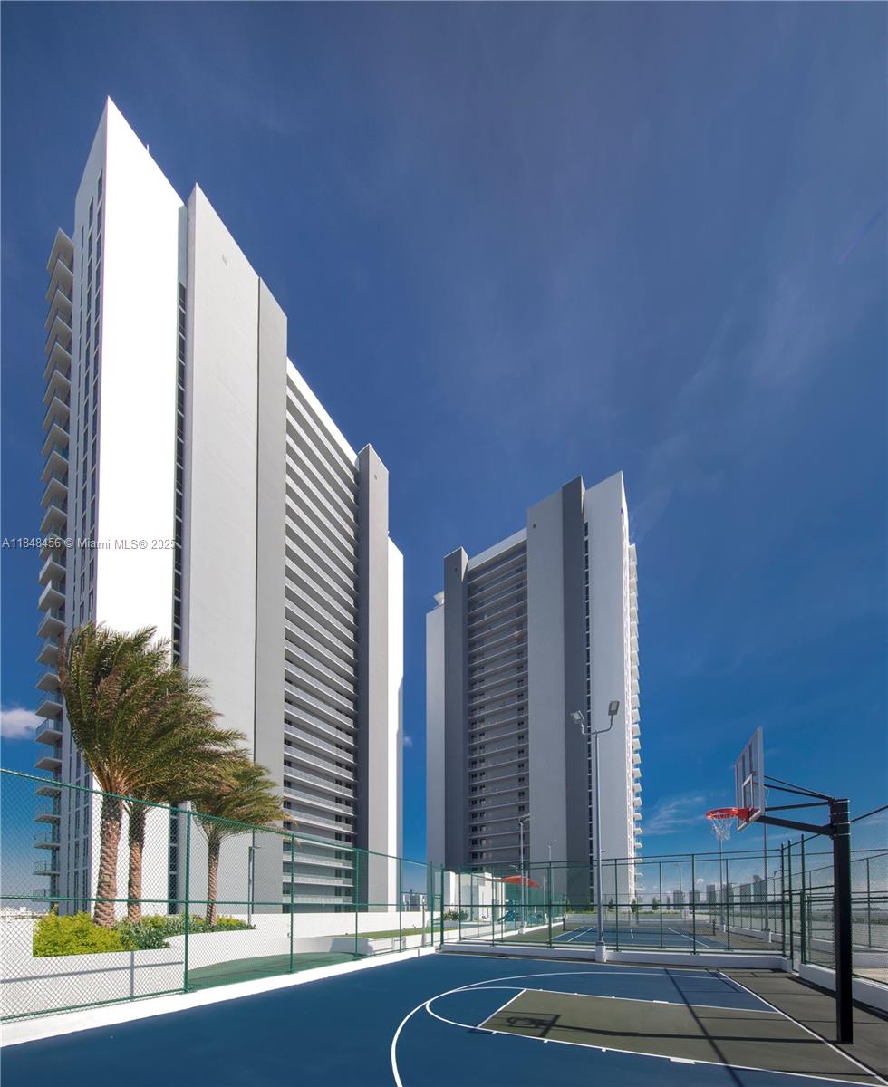 THE HARBOUR NORTH CONDO - Residential