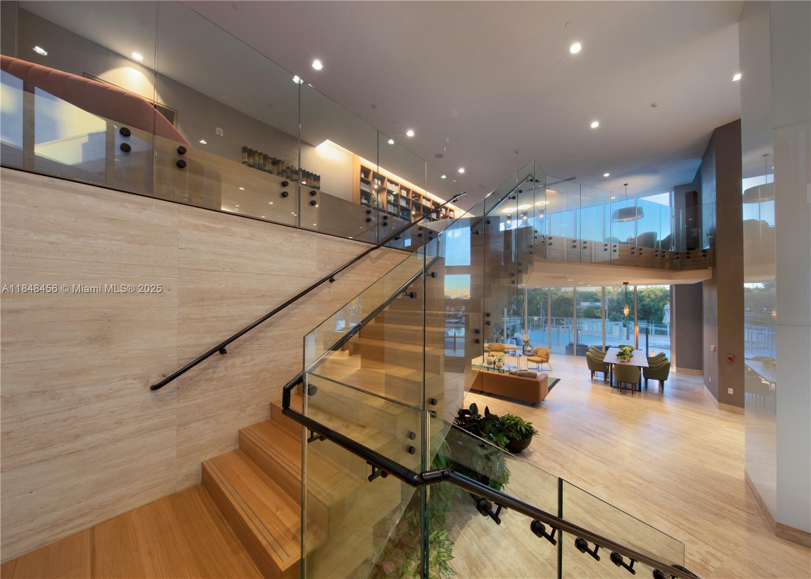 THE HARBOUR NORTH CONDO - Residential