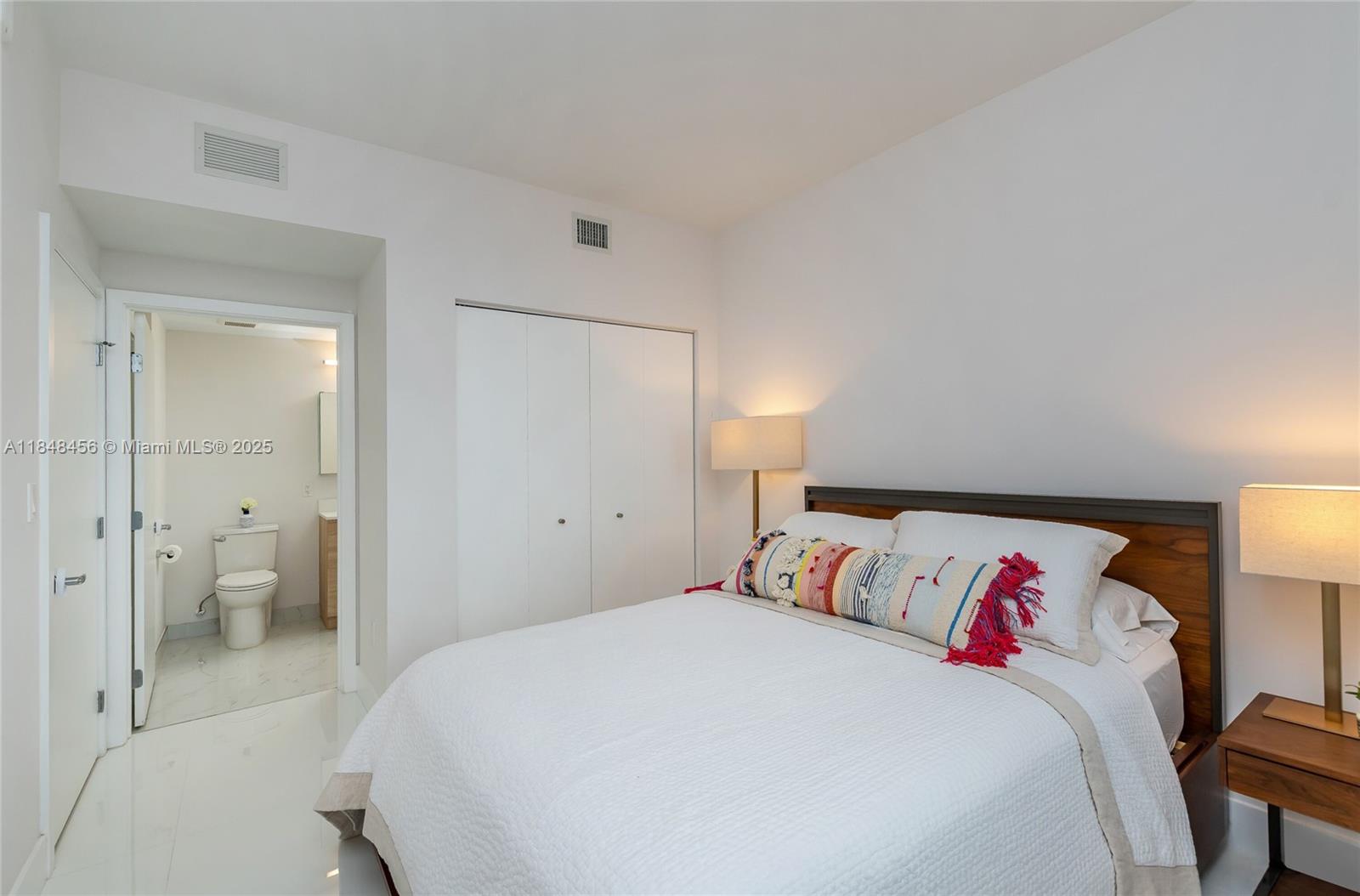 THE HARBOUR NORTH CONDO - Residential