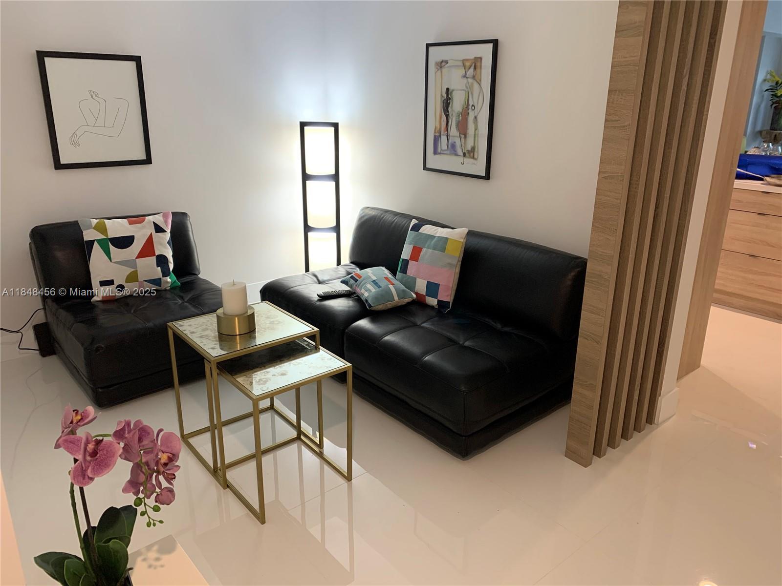 THE HARBOUR NORTH CONDO - Residential