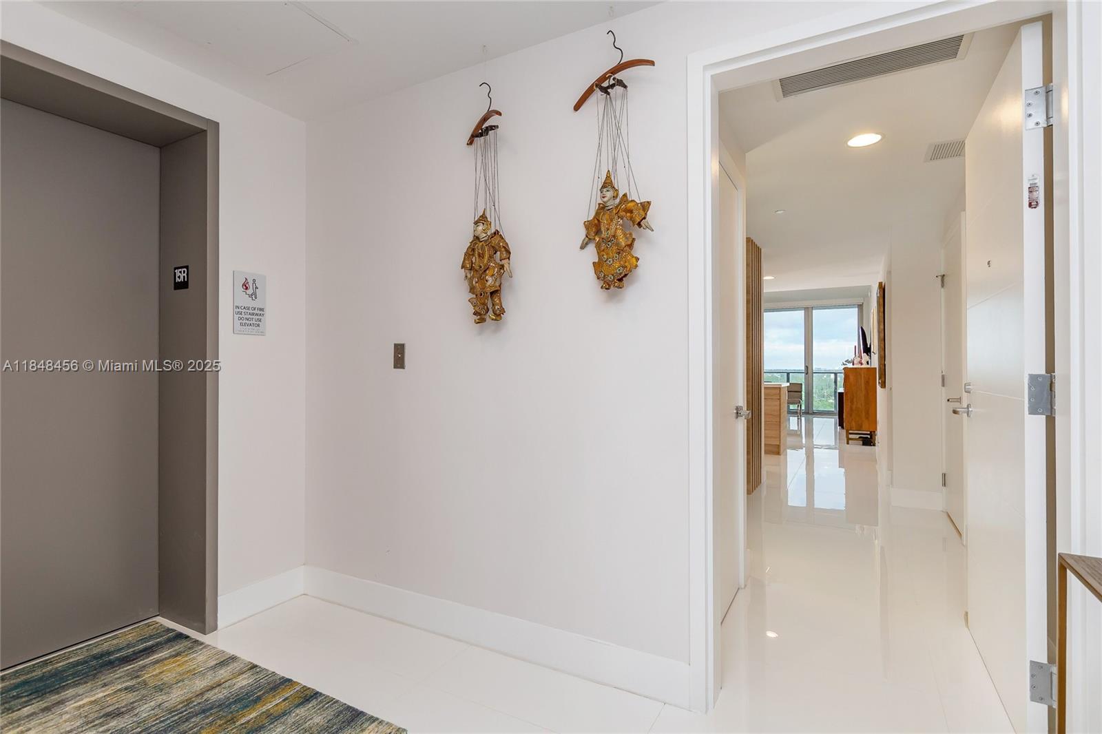 THE HARBOUR NORTH CONDO - Residential