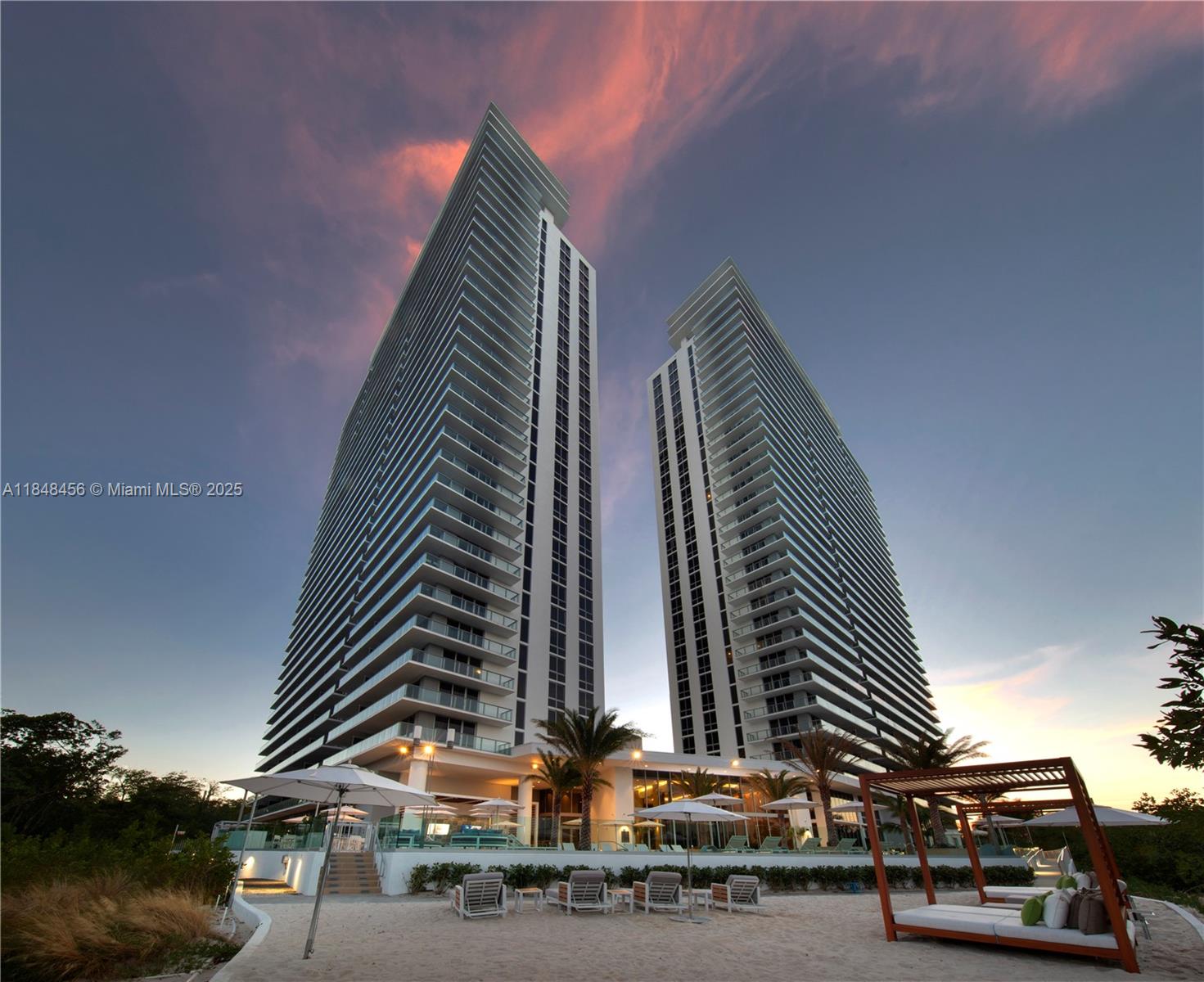 THE HARBOUR NORTH CONDO - Residential