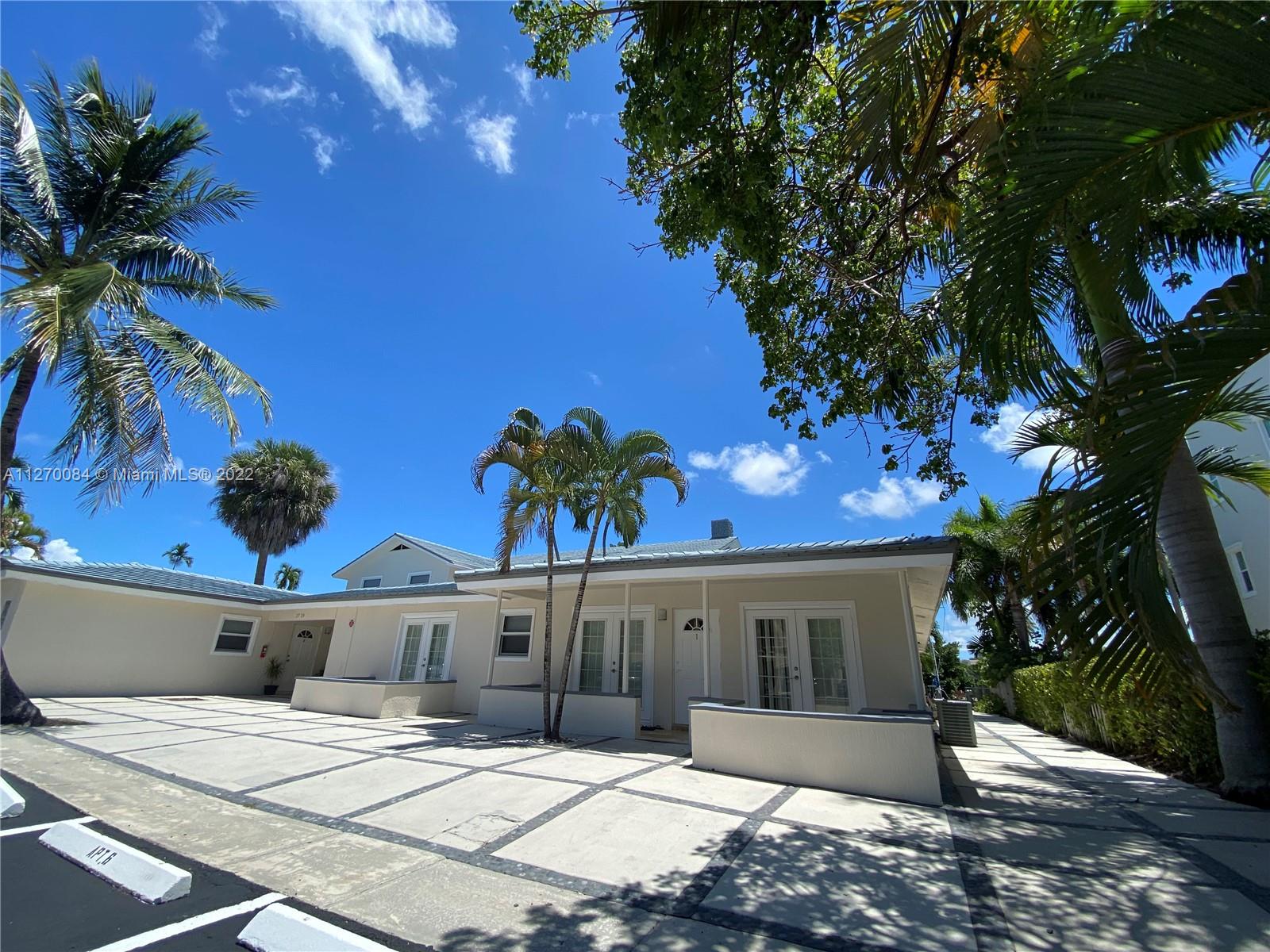 Do not miss the opportunity to live the experience of waterfront located in the Coral Ridge/Bayview Dr. EXCELLENT LOCATION. Walking distance to Bayview Elementary School, gorgeous beaches, shopping, restaurants in the Galleria Mall and all the best Fort Lauderdale has to offer. Updated kitchen with SS appliances, granite counter tops and real wood cabinets. Small pets allowed. No HOA approval needed. You will love this place!!!