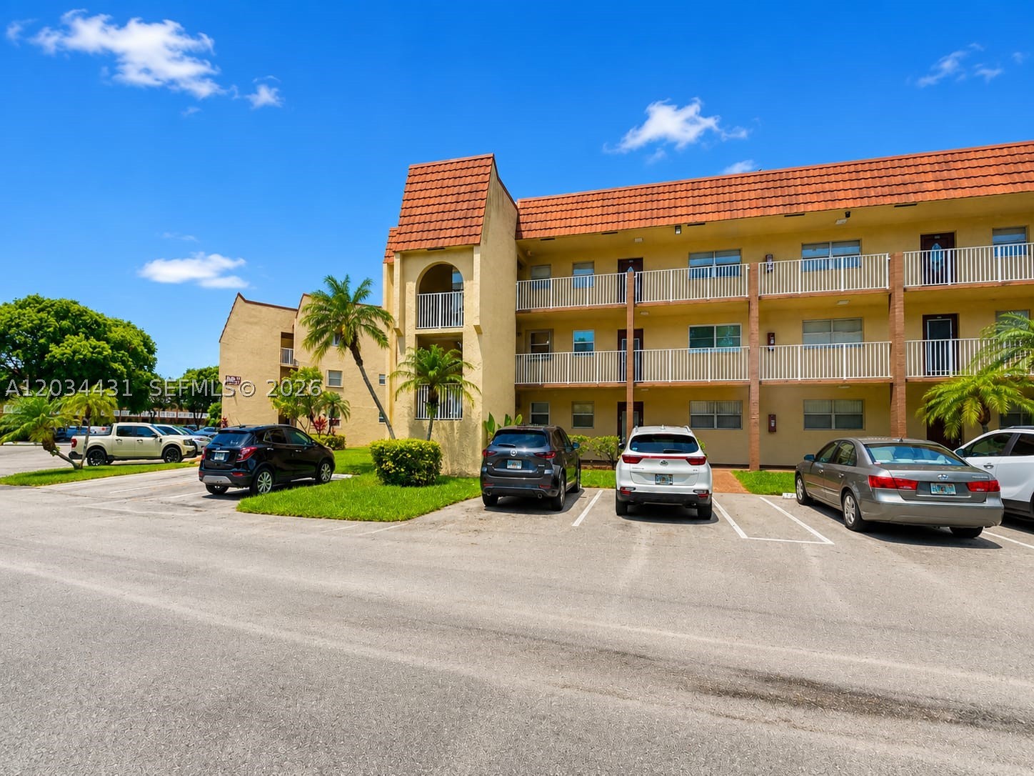 SUNRISE LAKES 72 CONDO - Residential