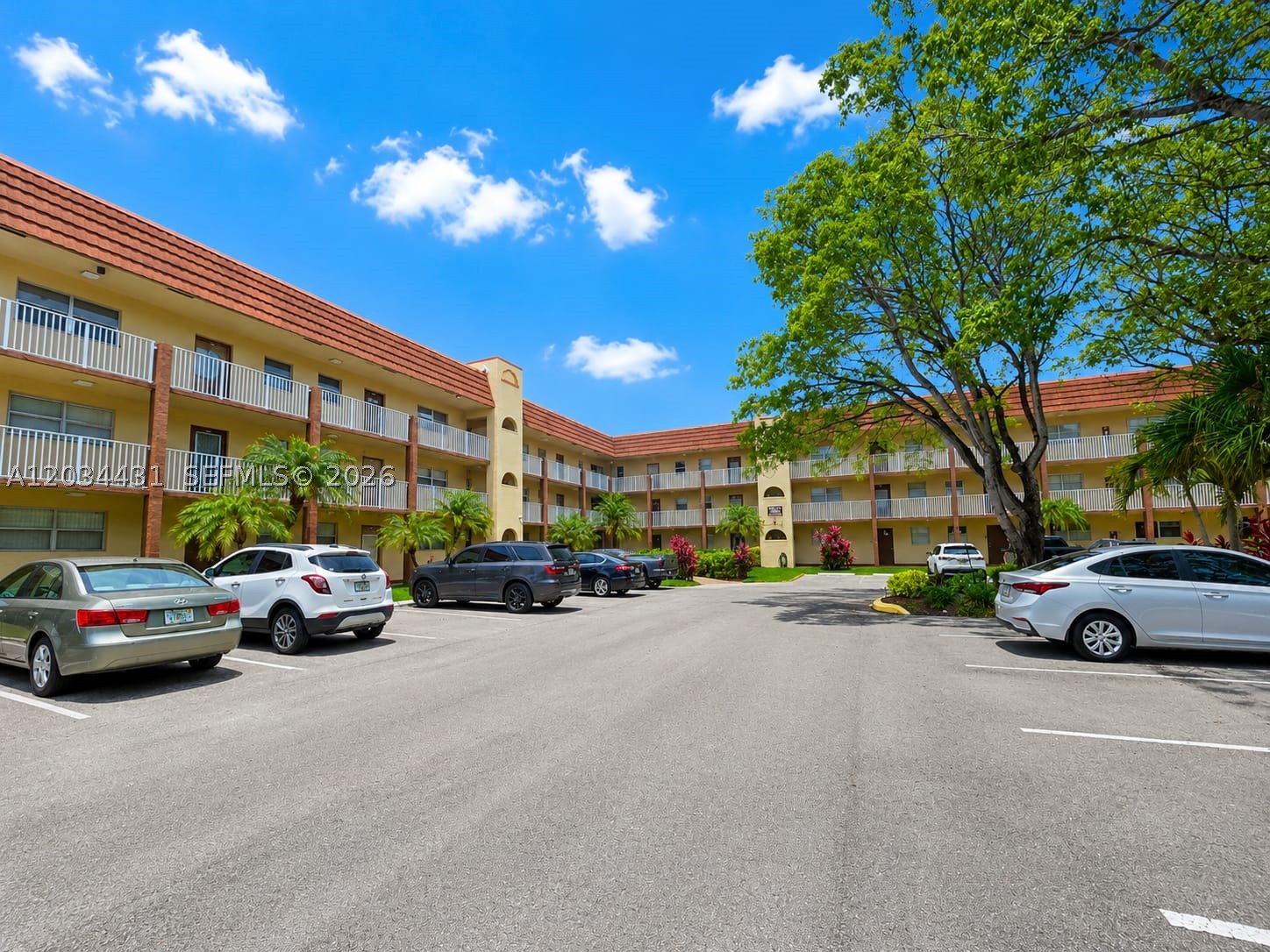 SUNRISE LAKES 72 CONDO - Residential