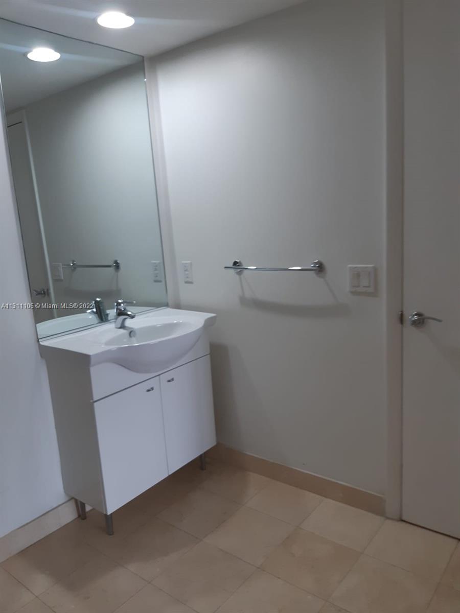 BEACH CLUB THREE CONDO - Residential Lease