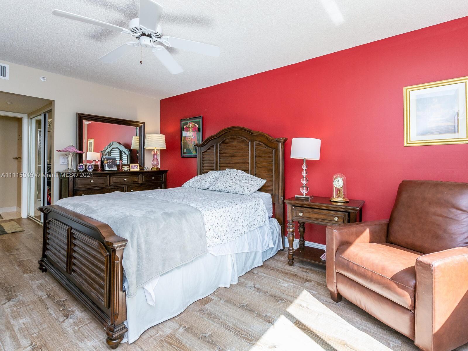 WELDON CONDO E - Residential