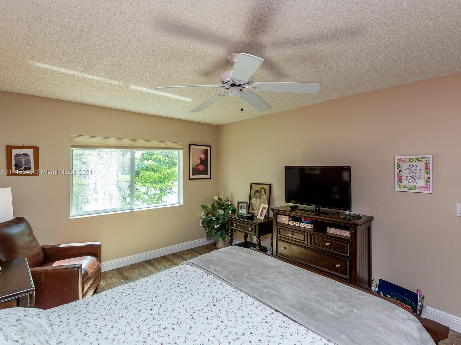 WELDON CONDO E - Residential