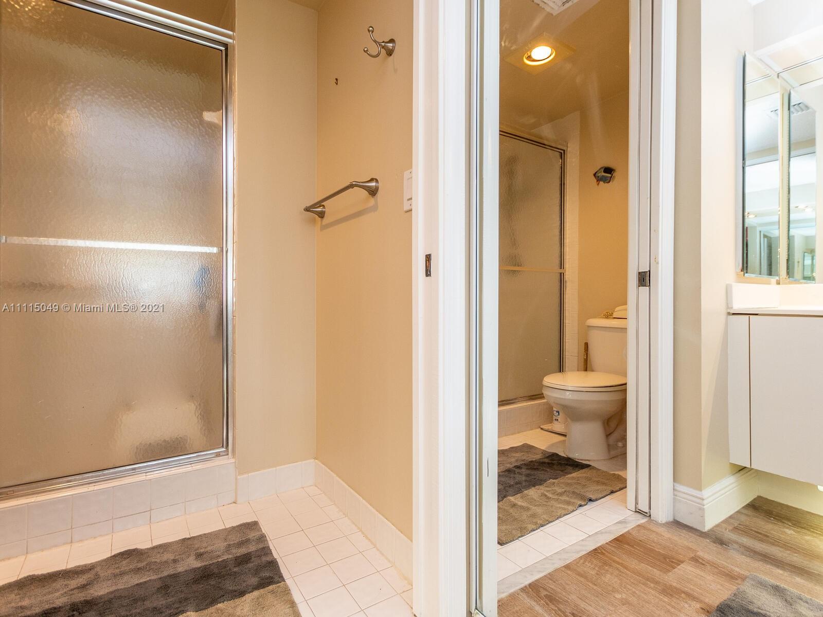 WELDON CONDO E - Residential