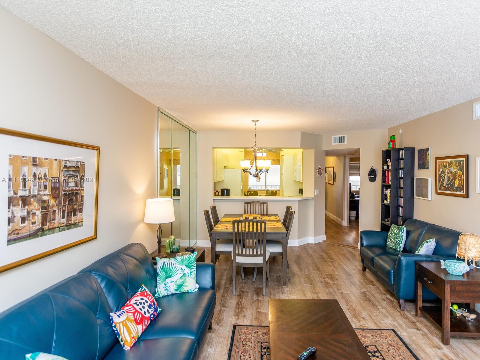 WELDON CONDO E - Residential