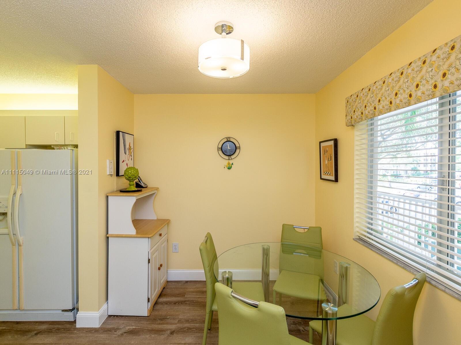 WELDON CONDO E - Residential
