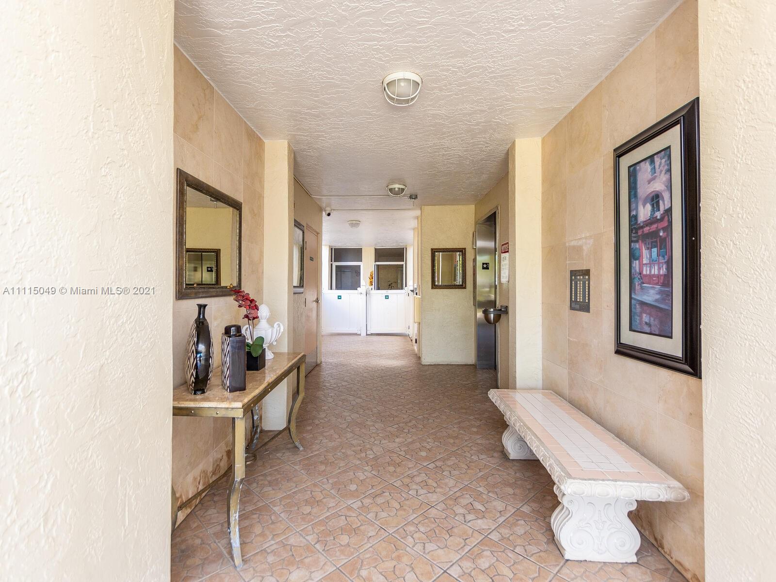 WELDON CONDO E - Residential