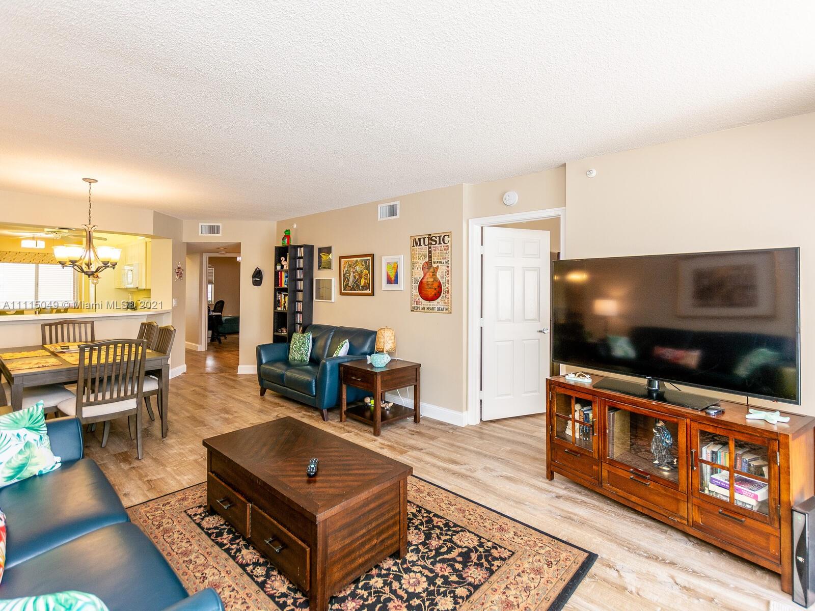 WELDON CONDO E - Residential