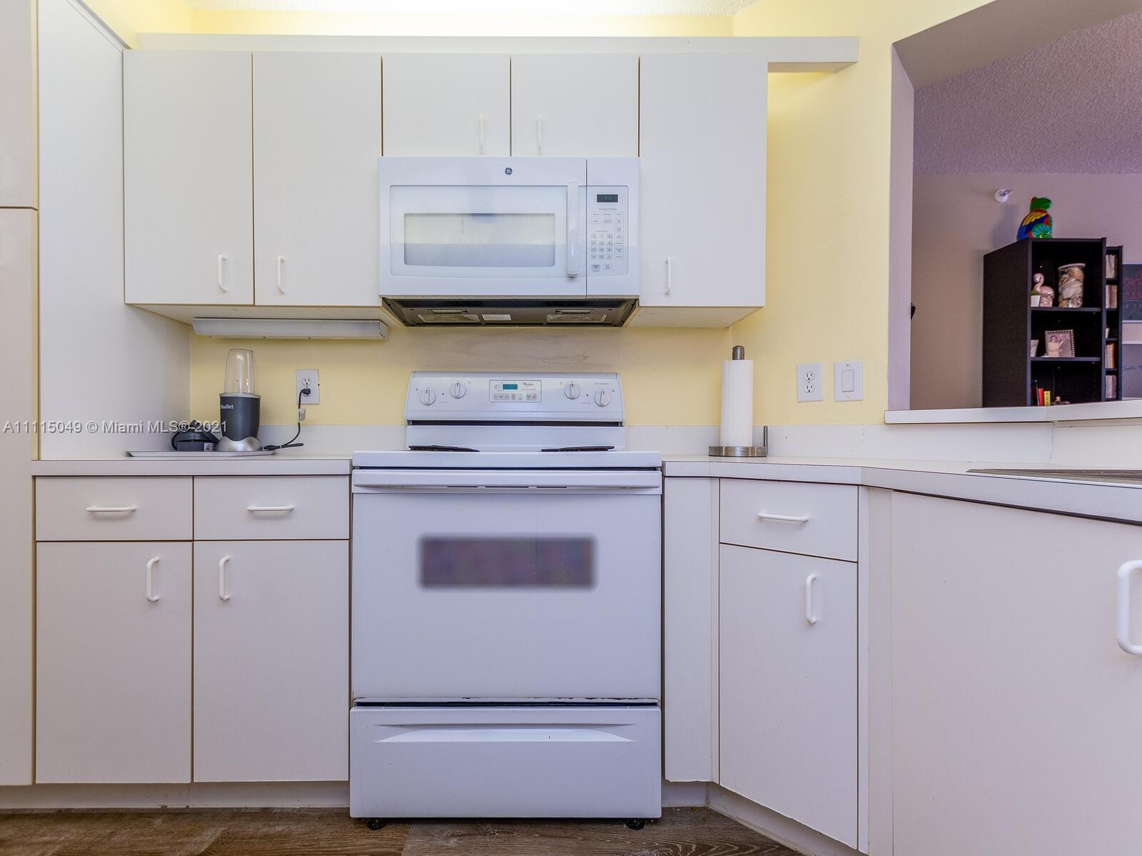 WELDON CONDO E - Residential