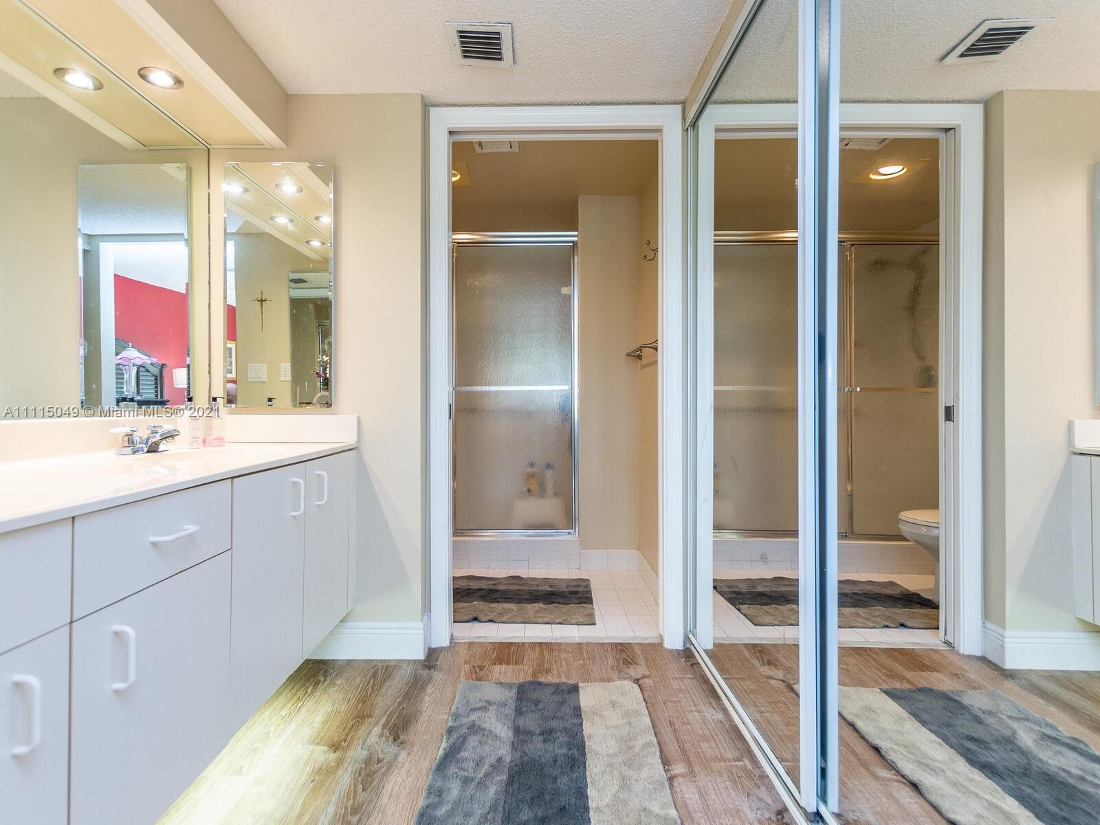 WELDON CONDO E - Residential