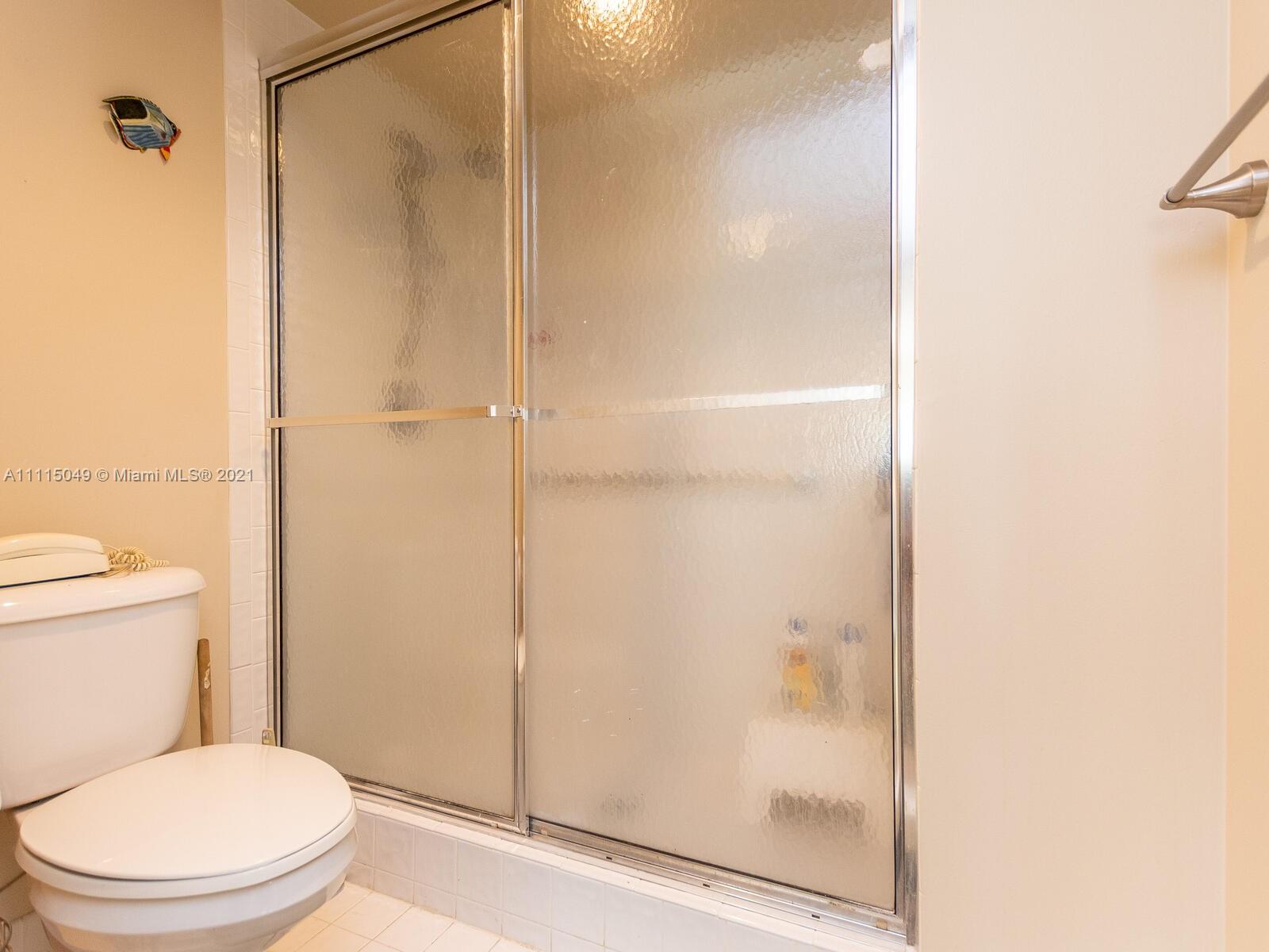 WELDON CONDO E - Residential