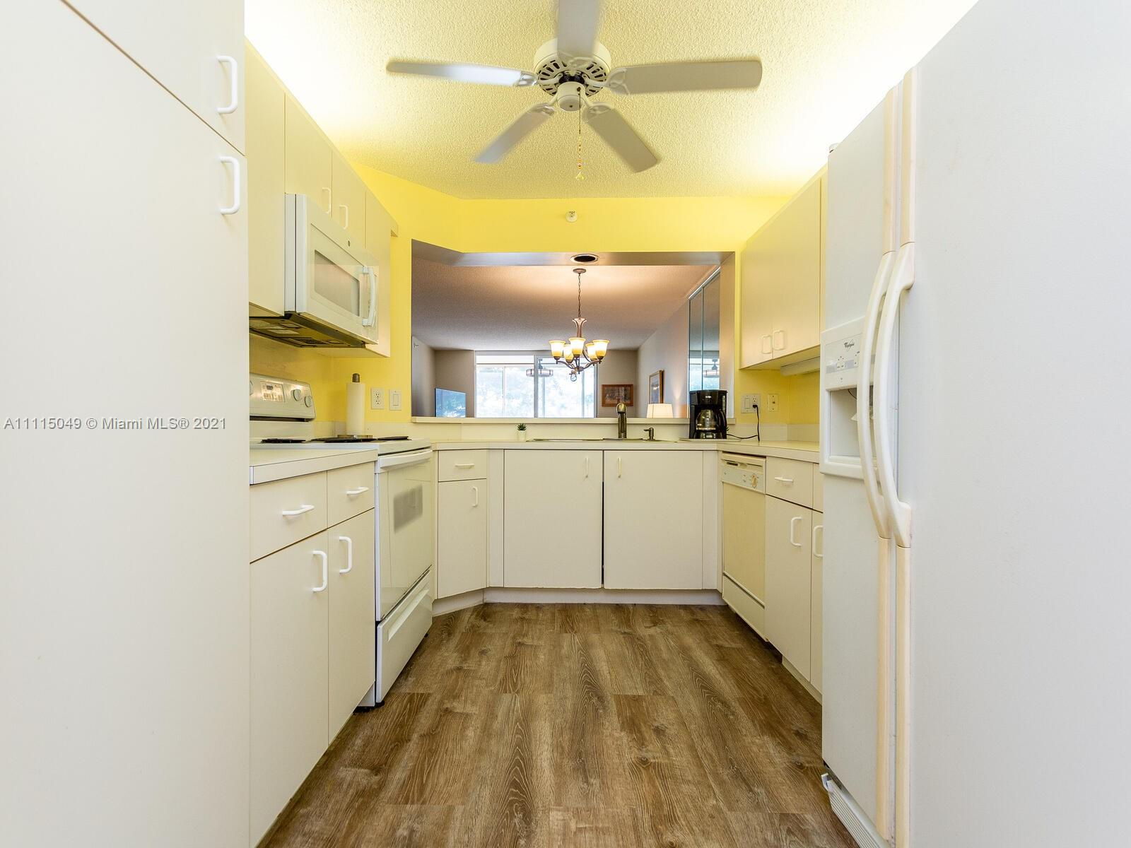 WELDON CONDO E - Residential
