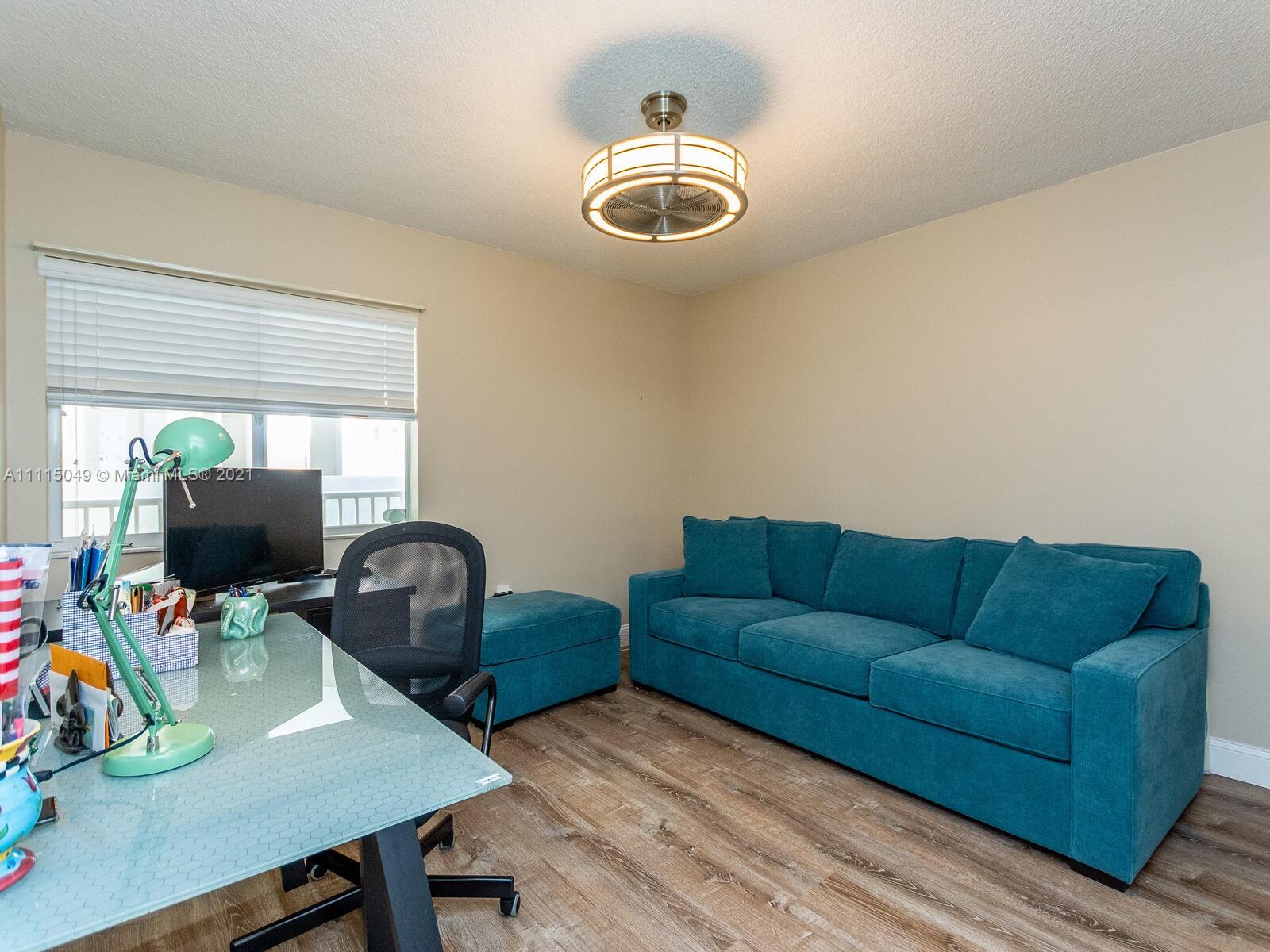 WELDON CONDO E - Residential