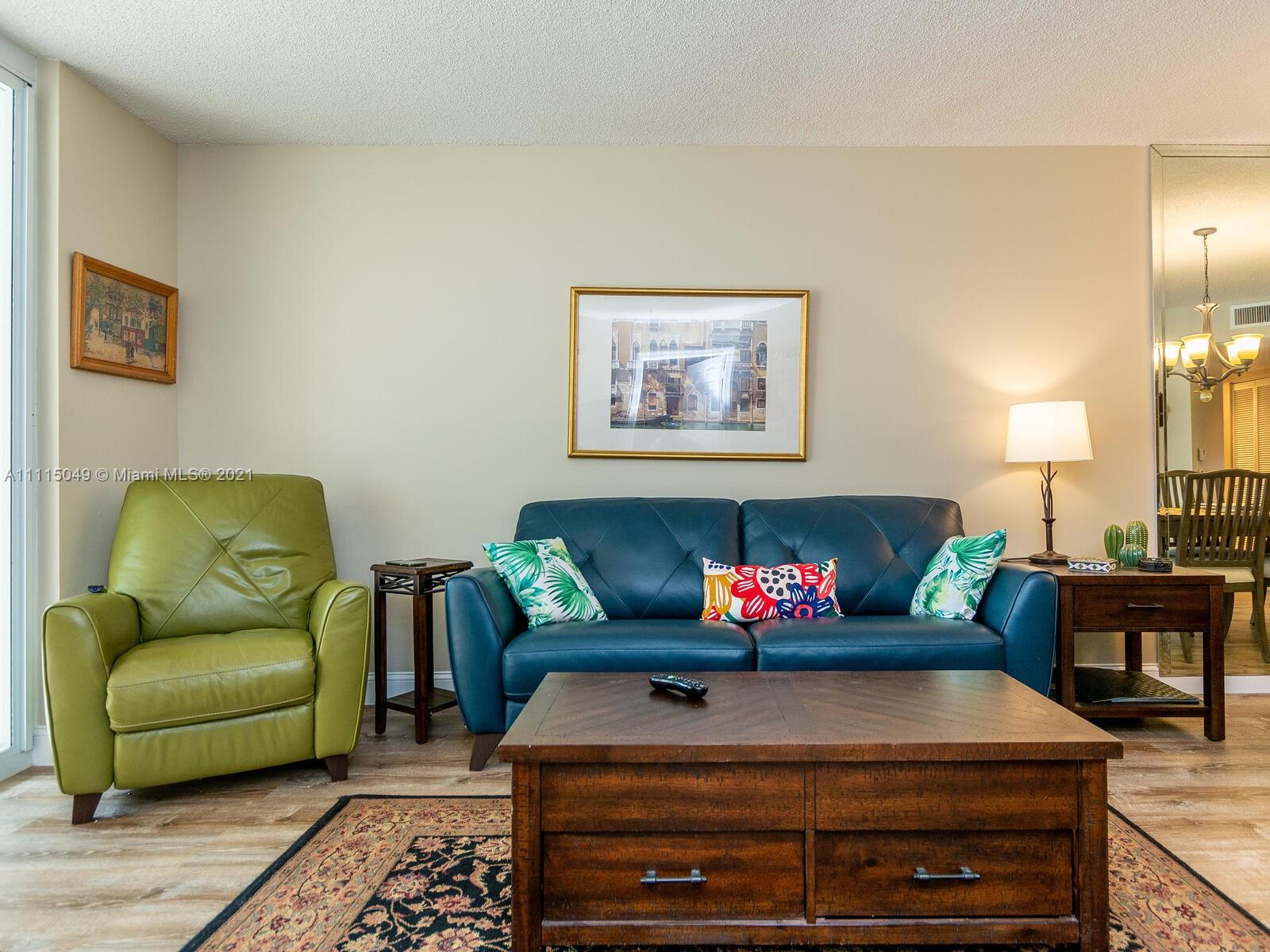 WELDON CONDO E - Residential