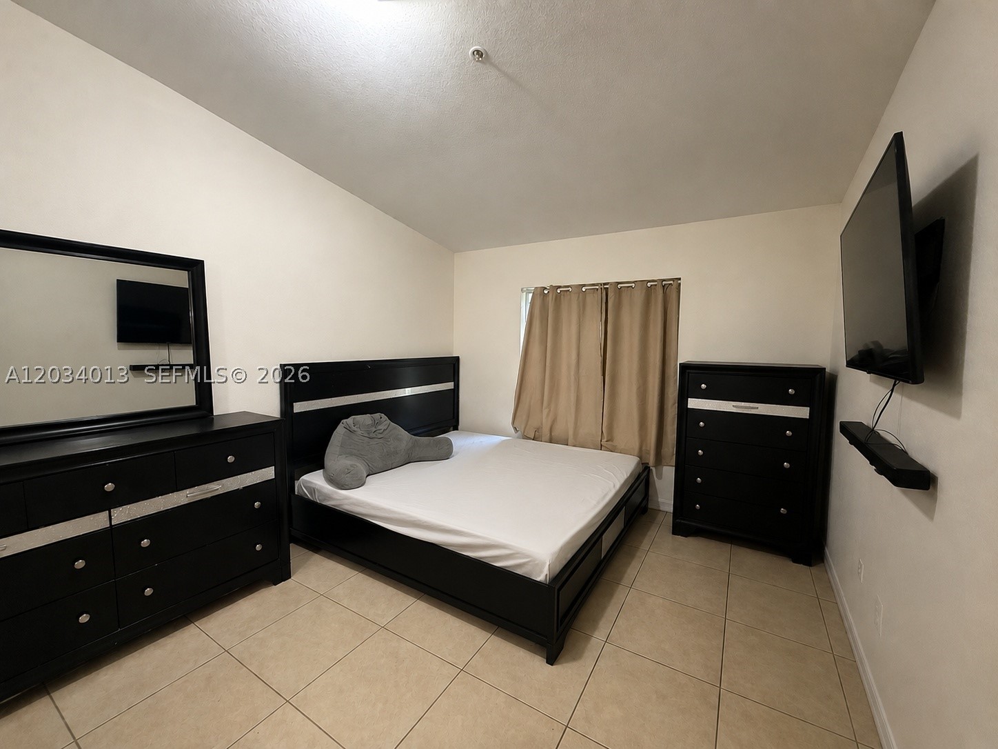 HOLLYWOOD RIDGE FARMS 2-1 - Residential Lease