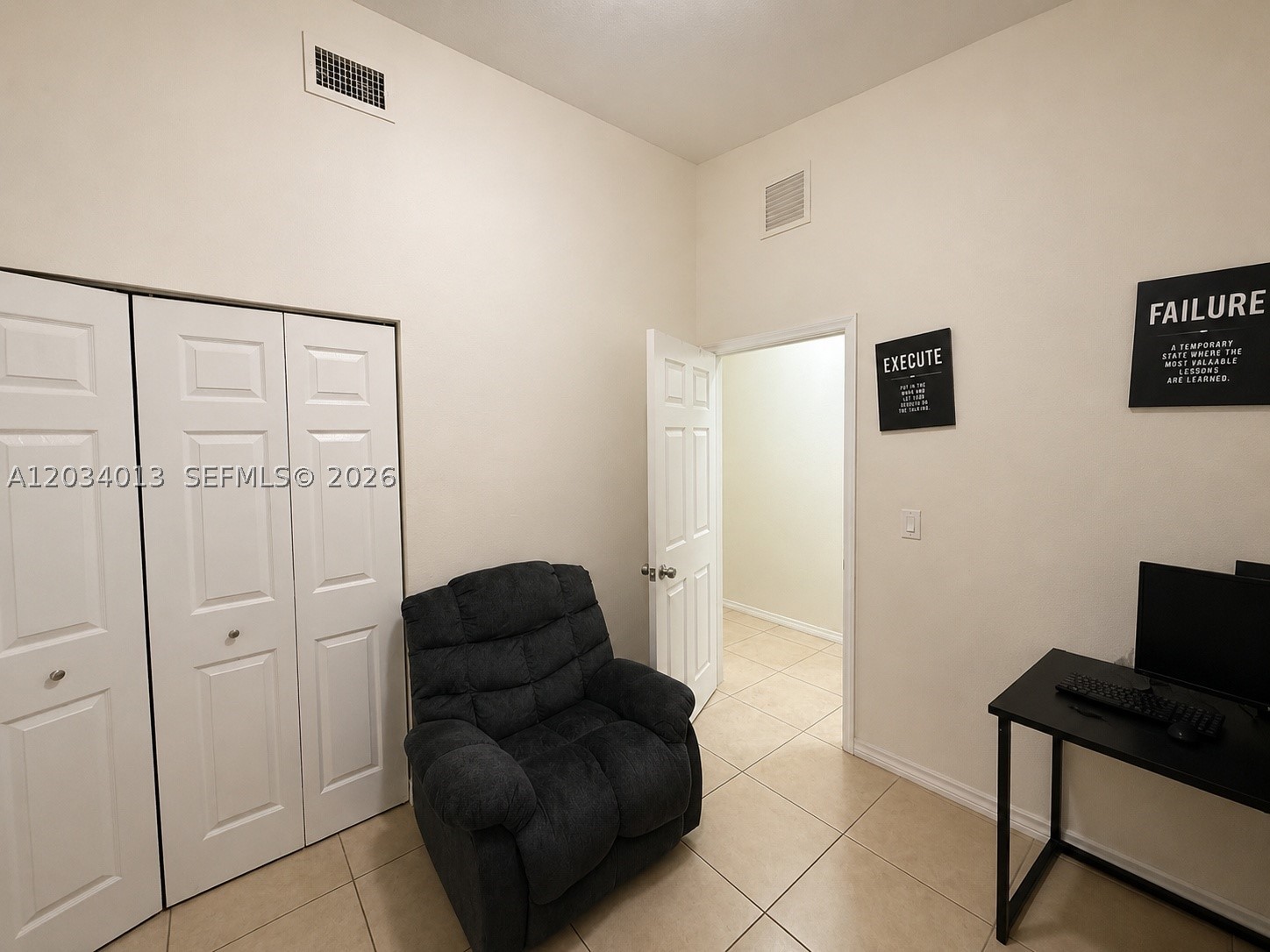 HOLLYWOOD RIDGE FARMS 2-1 - Residential Lease