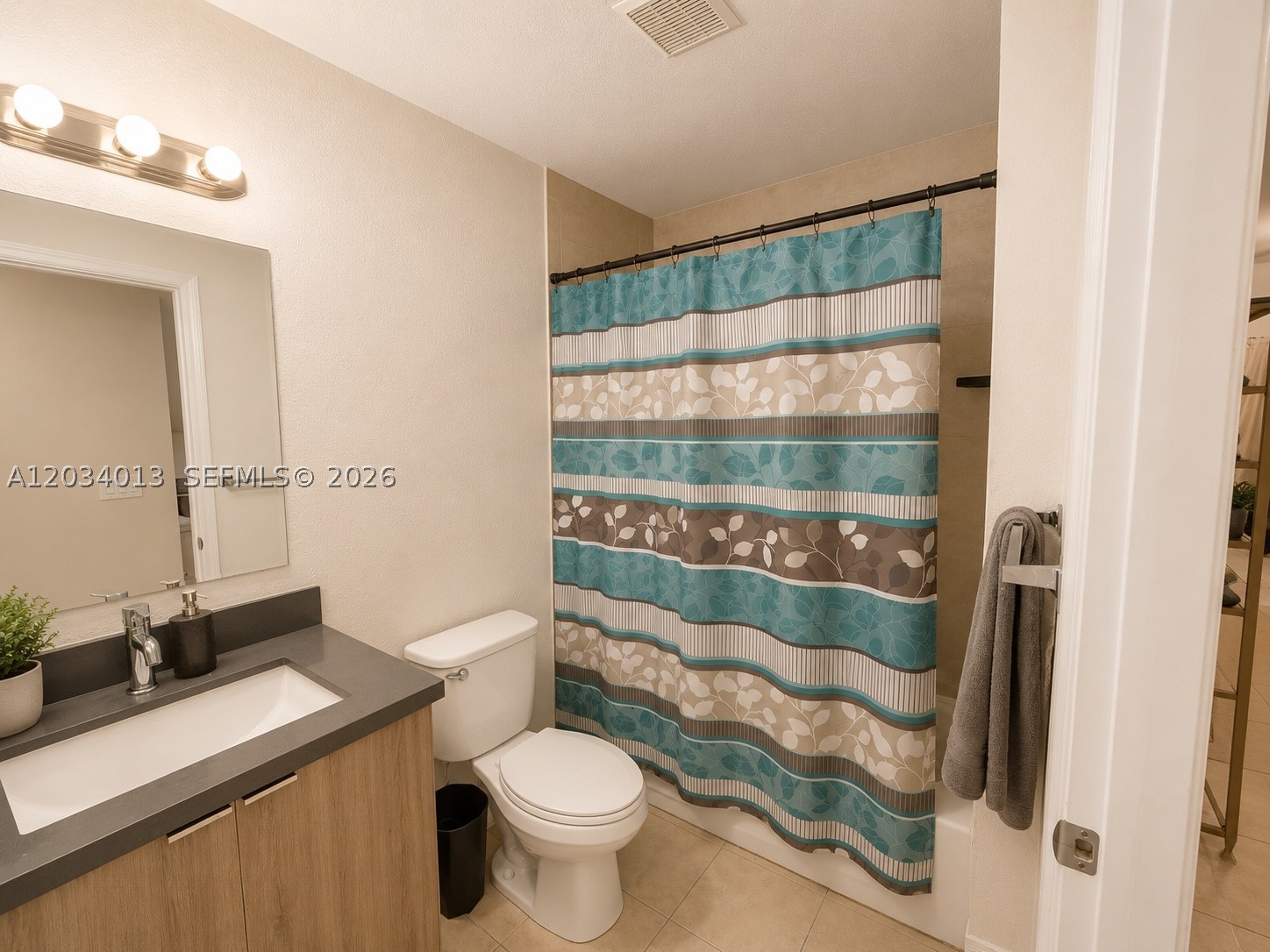 HOLLYWOOD RIDGE FARMS 2-1 - Residential Lease