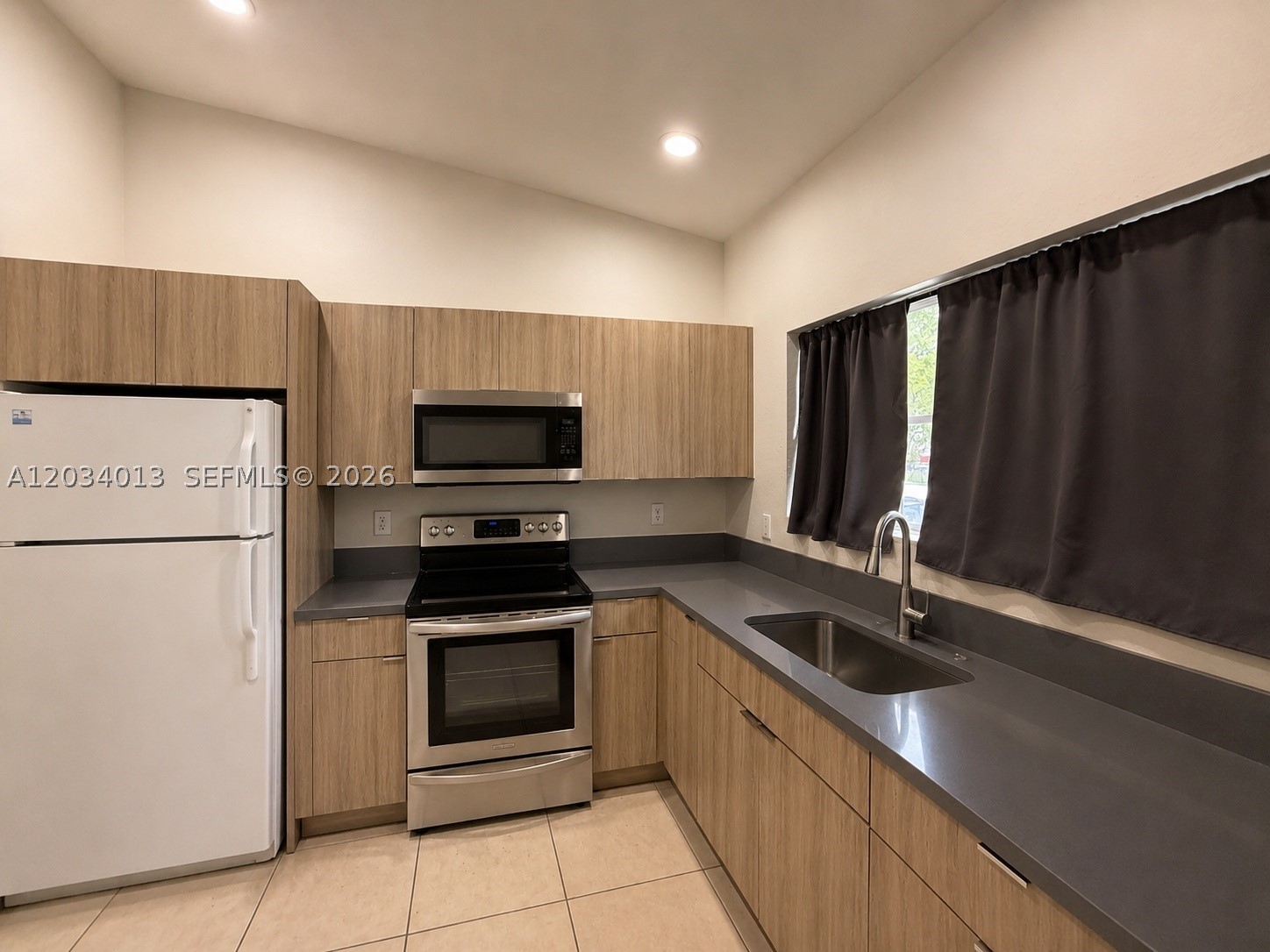 HOLLYWOOD RIDGE FARMS 2-1 - Residential Lease