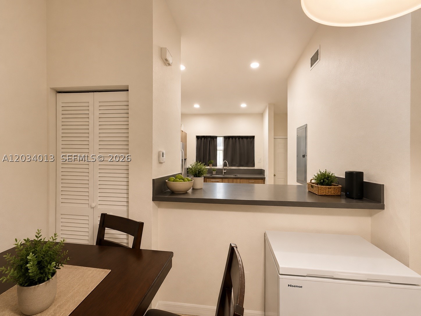 HOLLYWOOD RIDGE FARMS 2-1 - Residential Lease