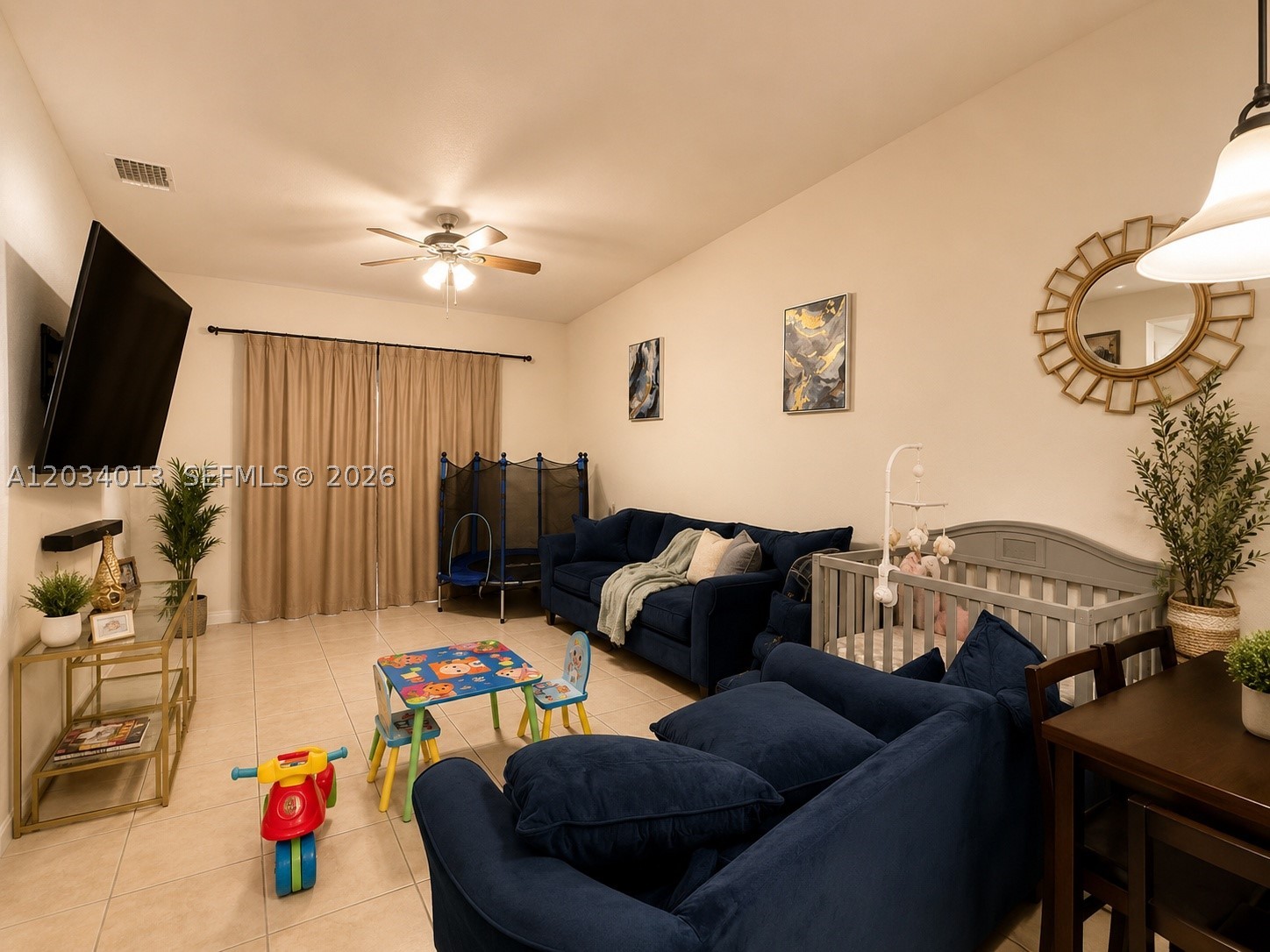 Spacious and well-maintained rental in a convenient Hollywood location! This bright home features an open layout, tile flooring throughout, updated kitchen appliances, in-unit washer and dryer, and plenty of natural light. Clean and move-in ready with generously sized living spaces and a comfortable layout perfect for everyday living.
Conveniently located near major highways, shopping, dining, schools, and parks. Fast approval available. Don't miss this great rental opportunity!