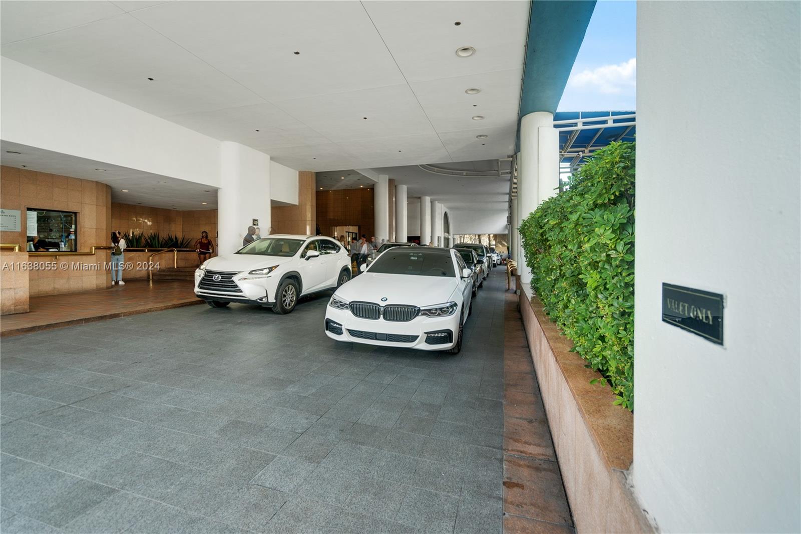 VENETIA CONDO - Residential Lease