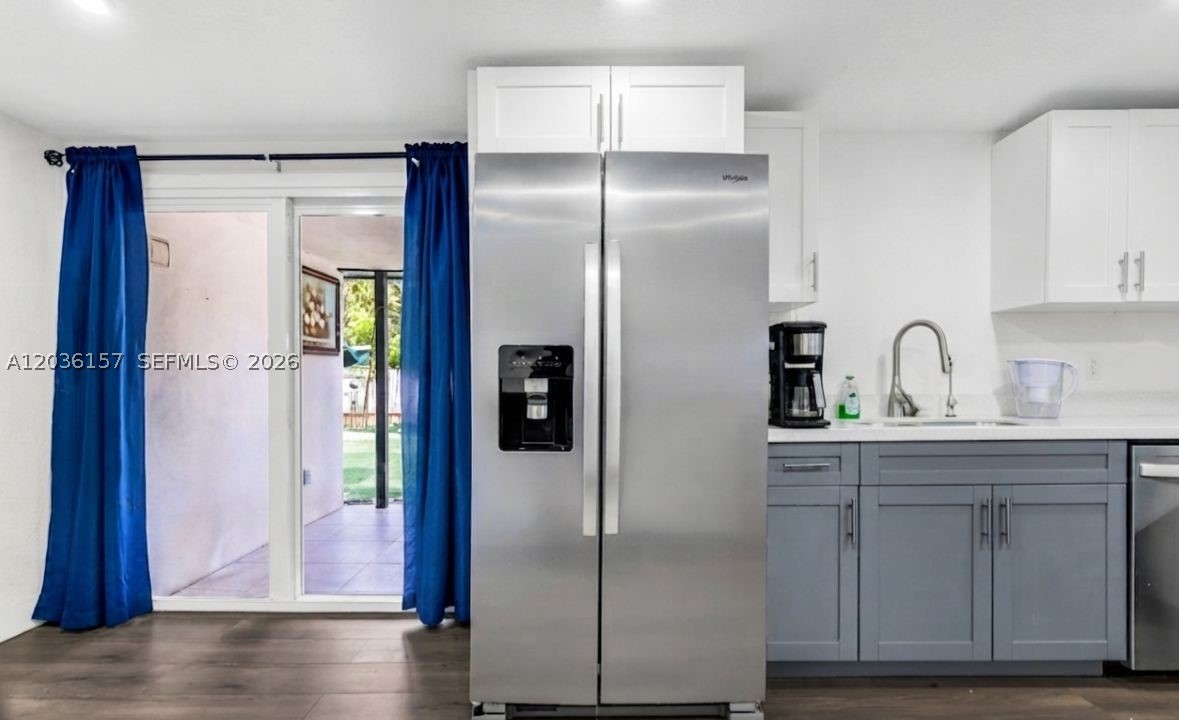 BREEZYWAY MANOR SECOND AD - Residential