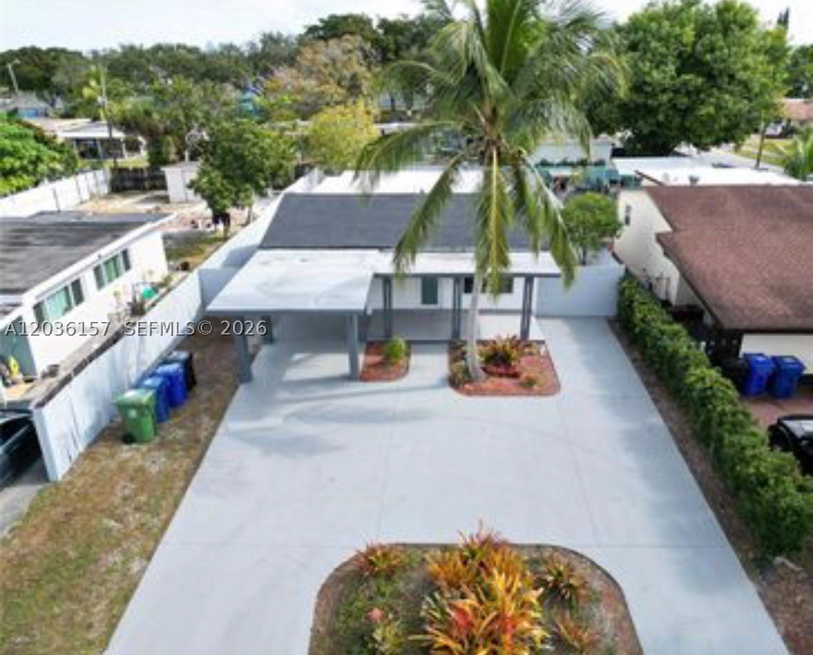 BREEZYWAY MANOR SECOND AD - Residential