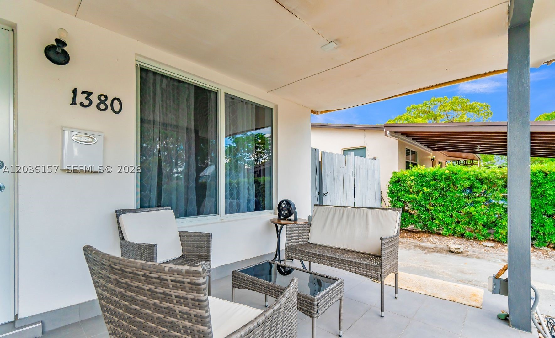 BREEZYWAY MANOR SECOND AD - Residential