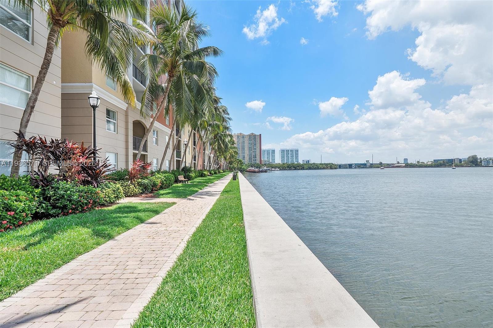 PORTO BELLAGIO CONDO - Residential