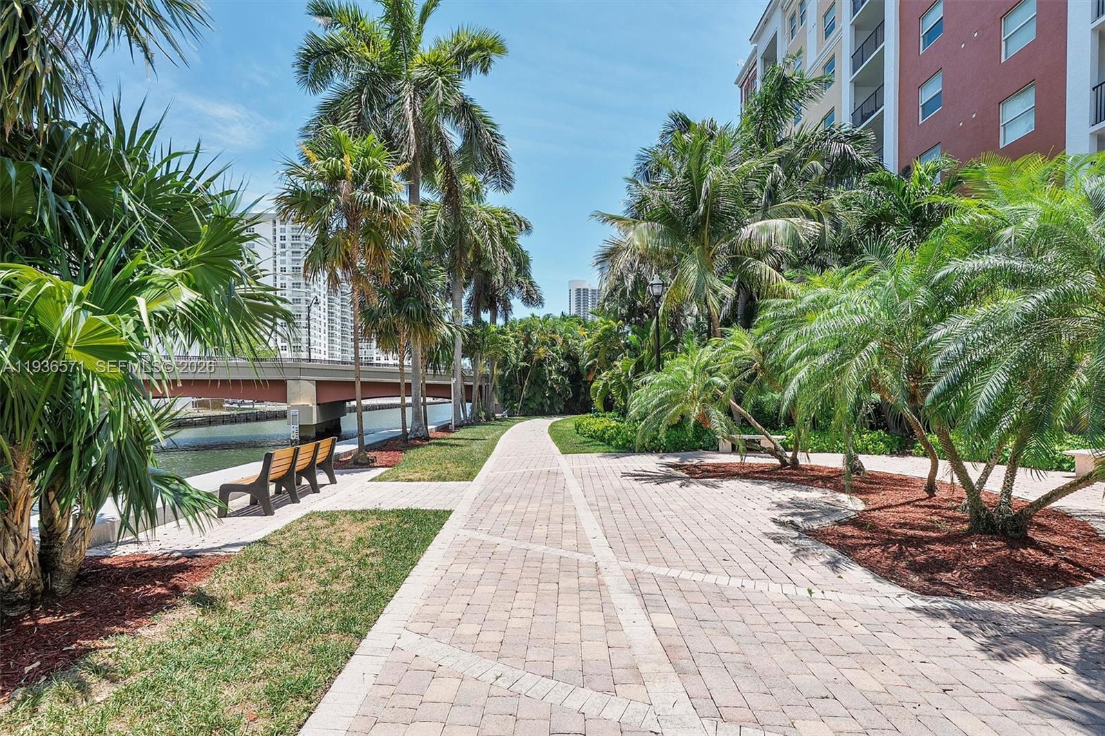 PORTO BELLAGIO CONDO - Residential