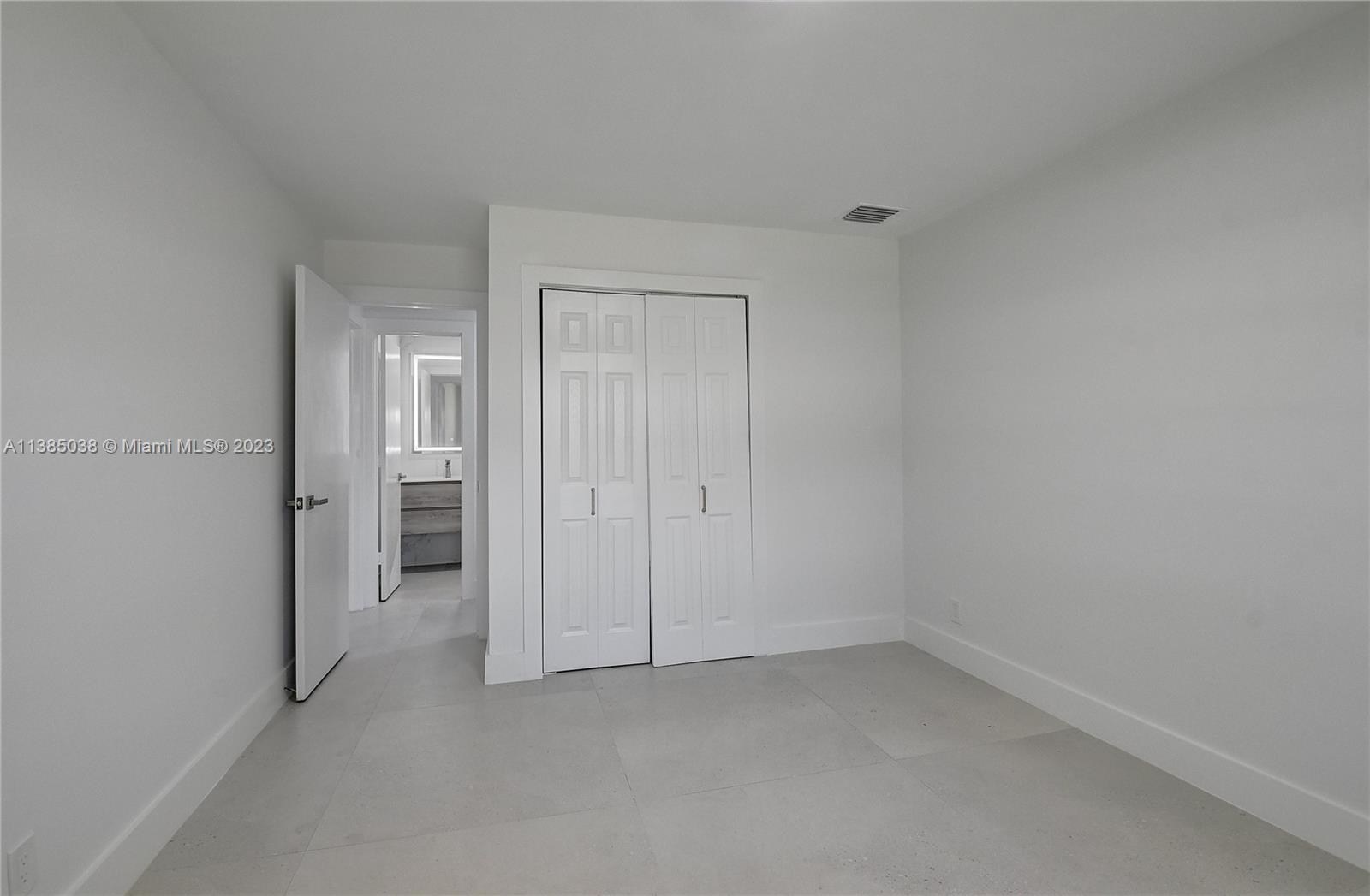 LIMETREE CONDO - Residential
