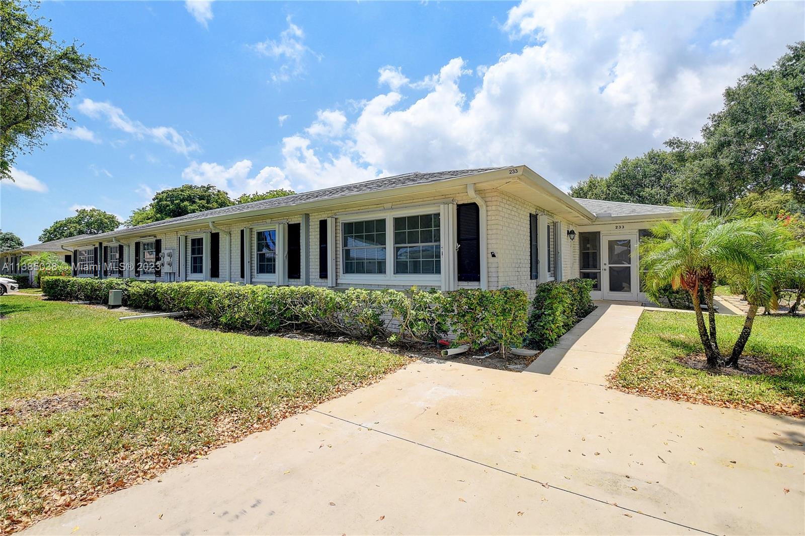 LIMETREE CONDO - Residential