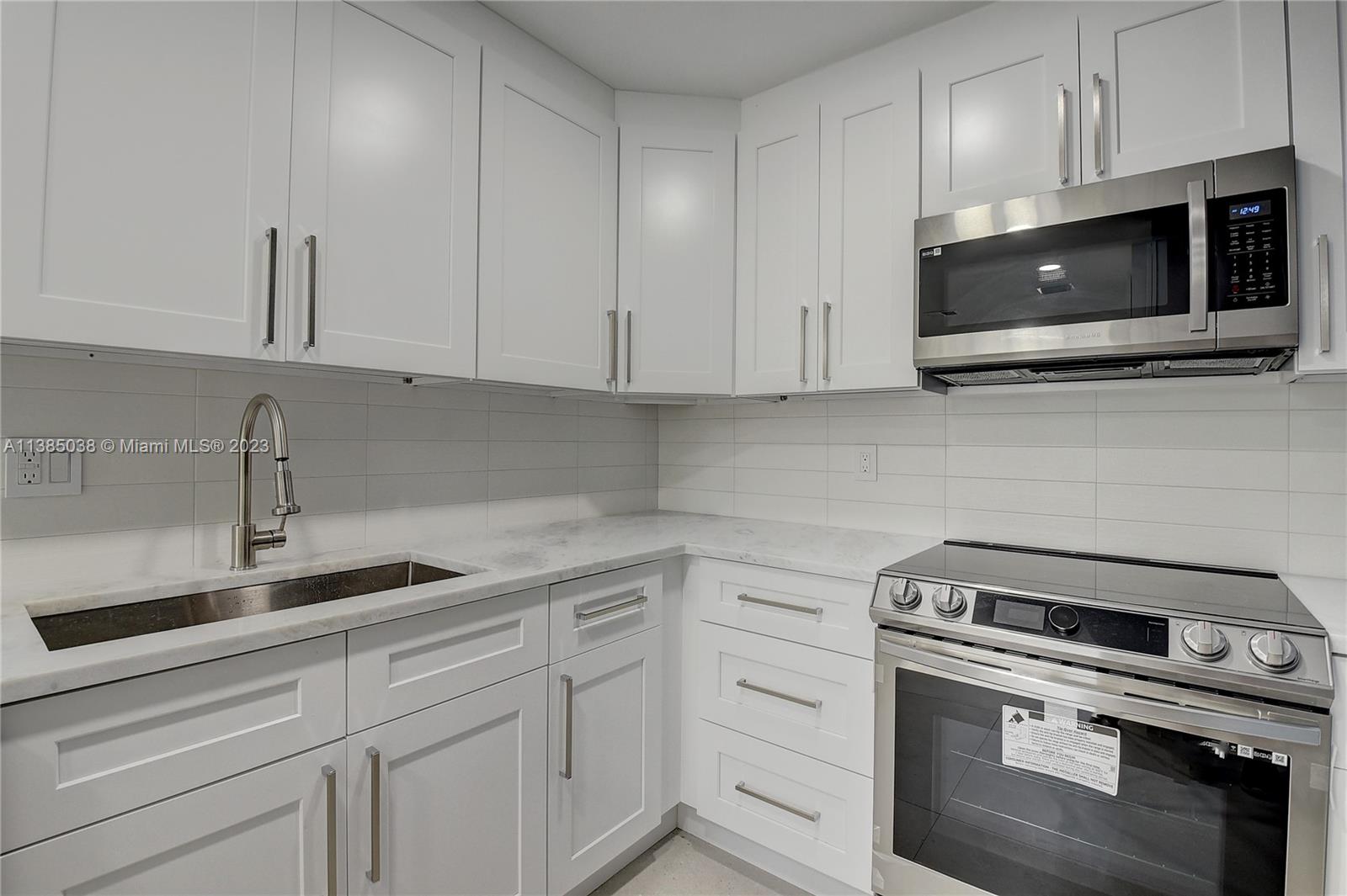 LIMETREE CONDO - Residential
