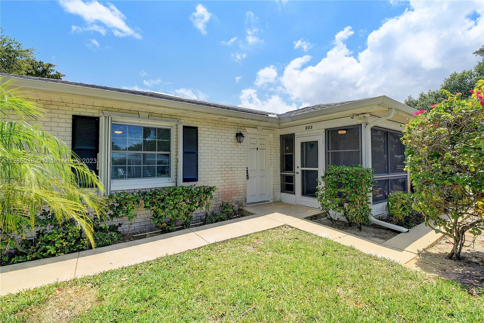 LIMETREE CONDO - Residential