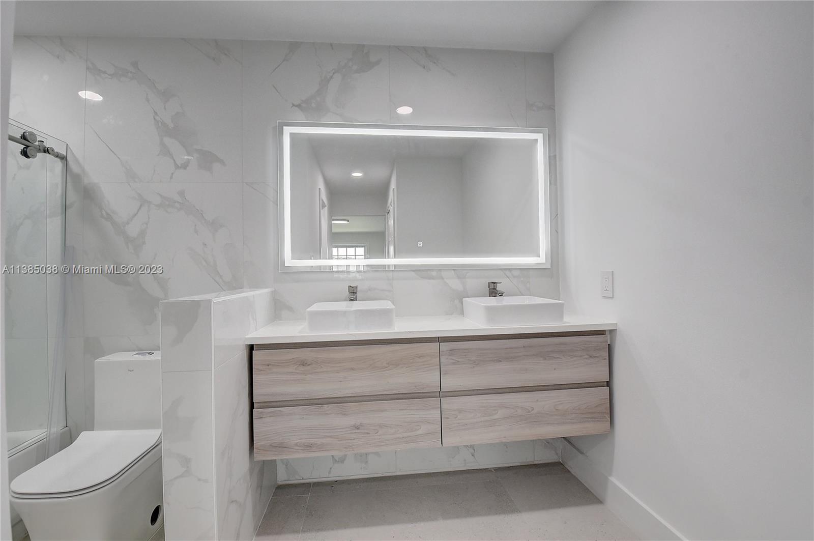 LIMETREE CONDO - Residential