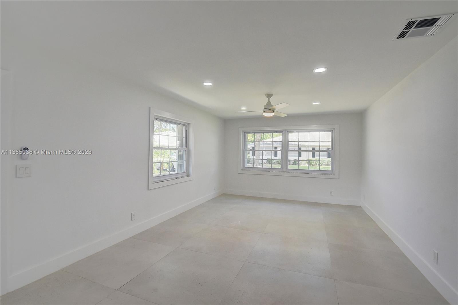 LIMETREE CONDO - Residential