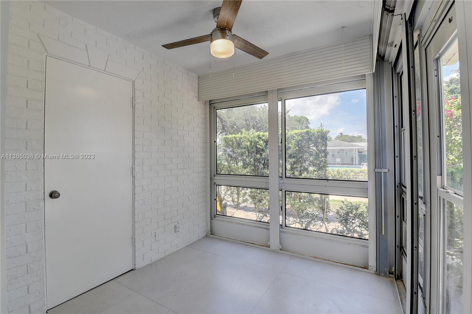 LIMETREE CONDO - Residential