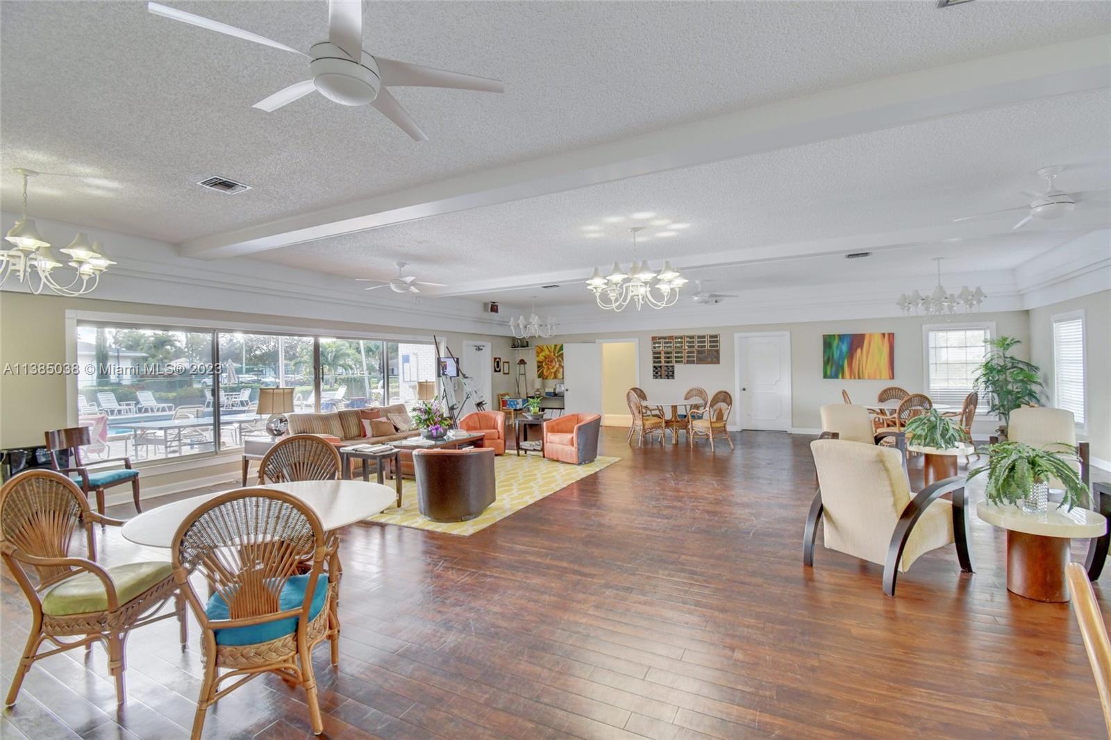 LIMETREE CONDO - Residential