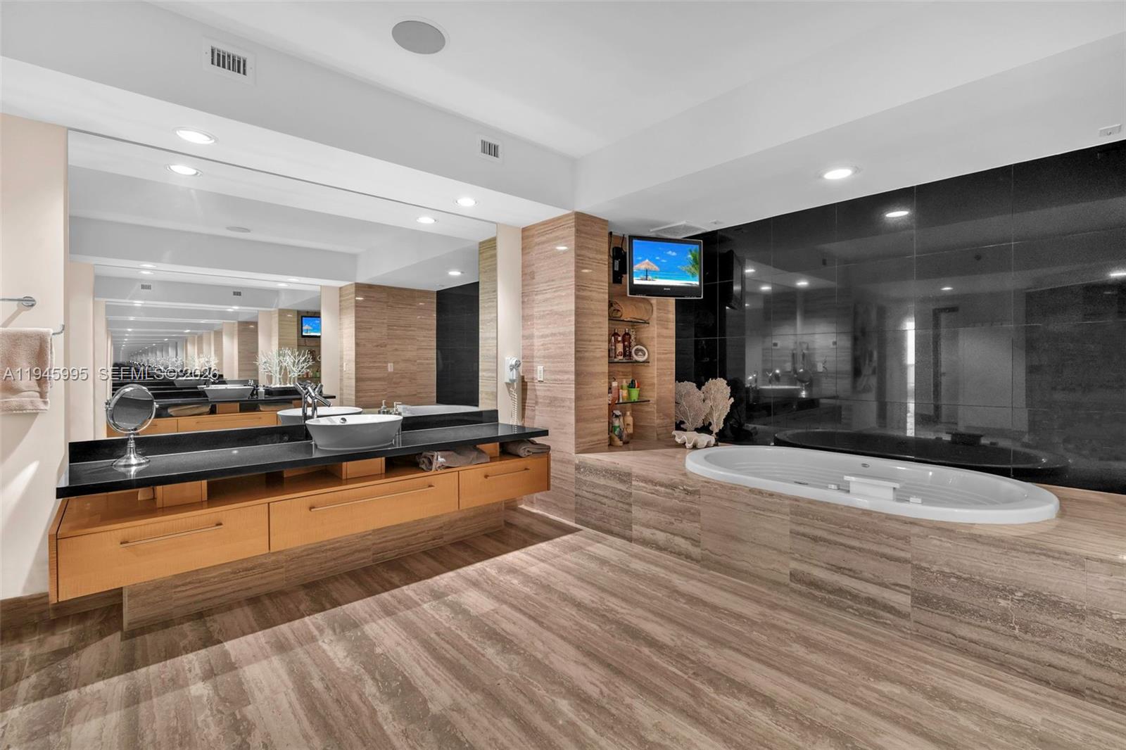 LAS OLAS BEACH CLUB CONDO - Residential