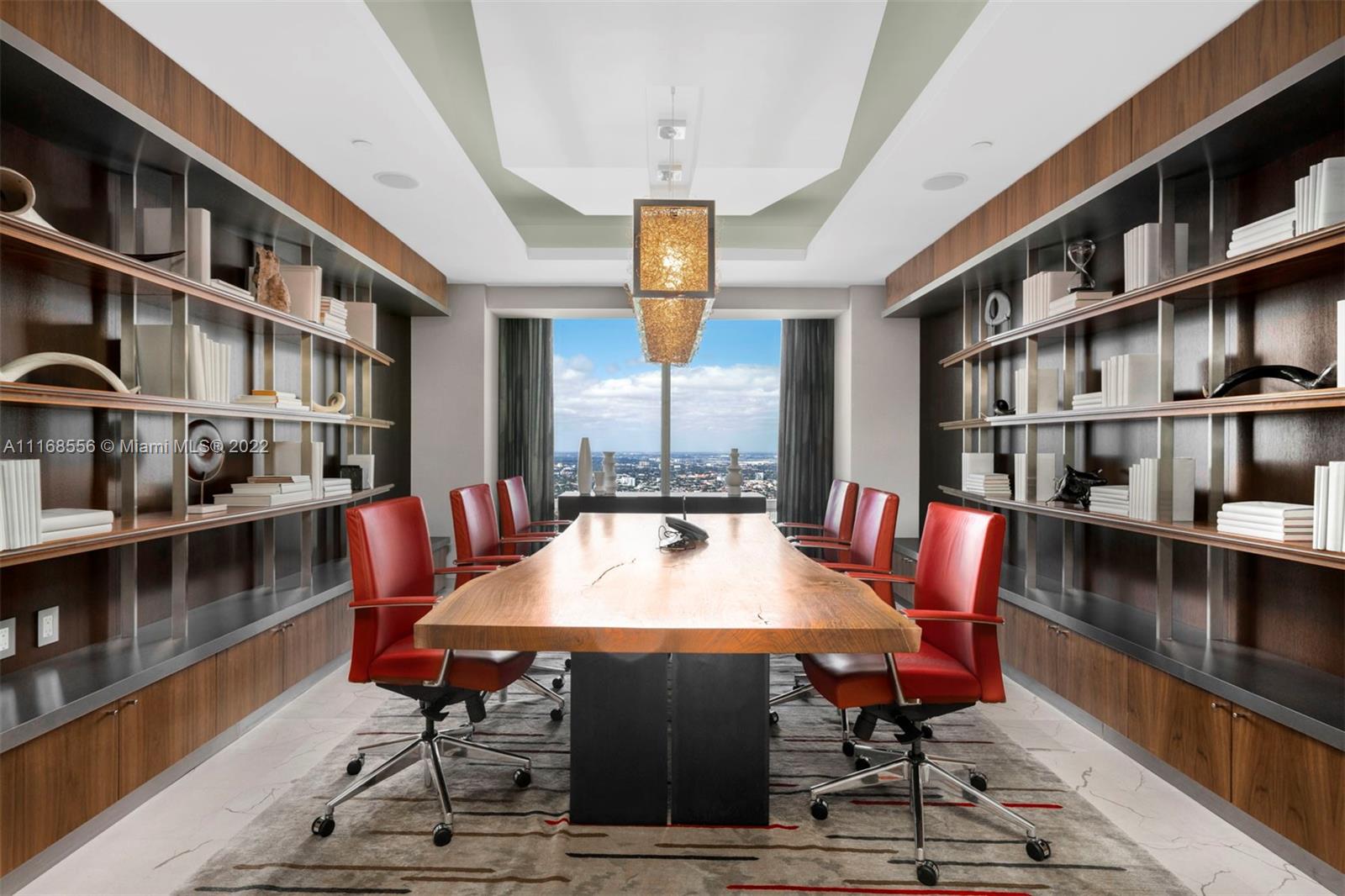 FOUR SEASONS RESIDENCES - Residential