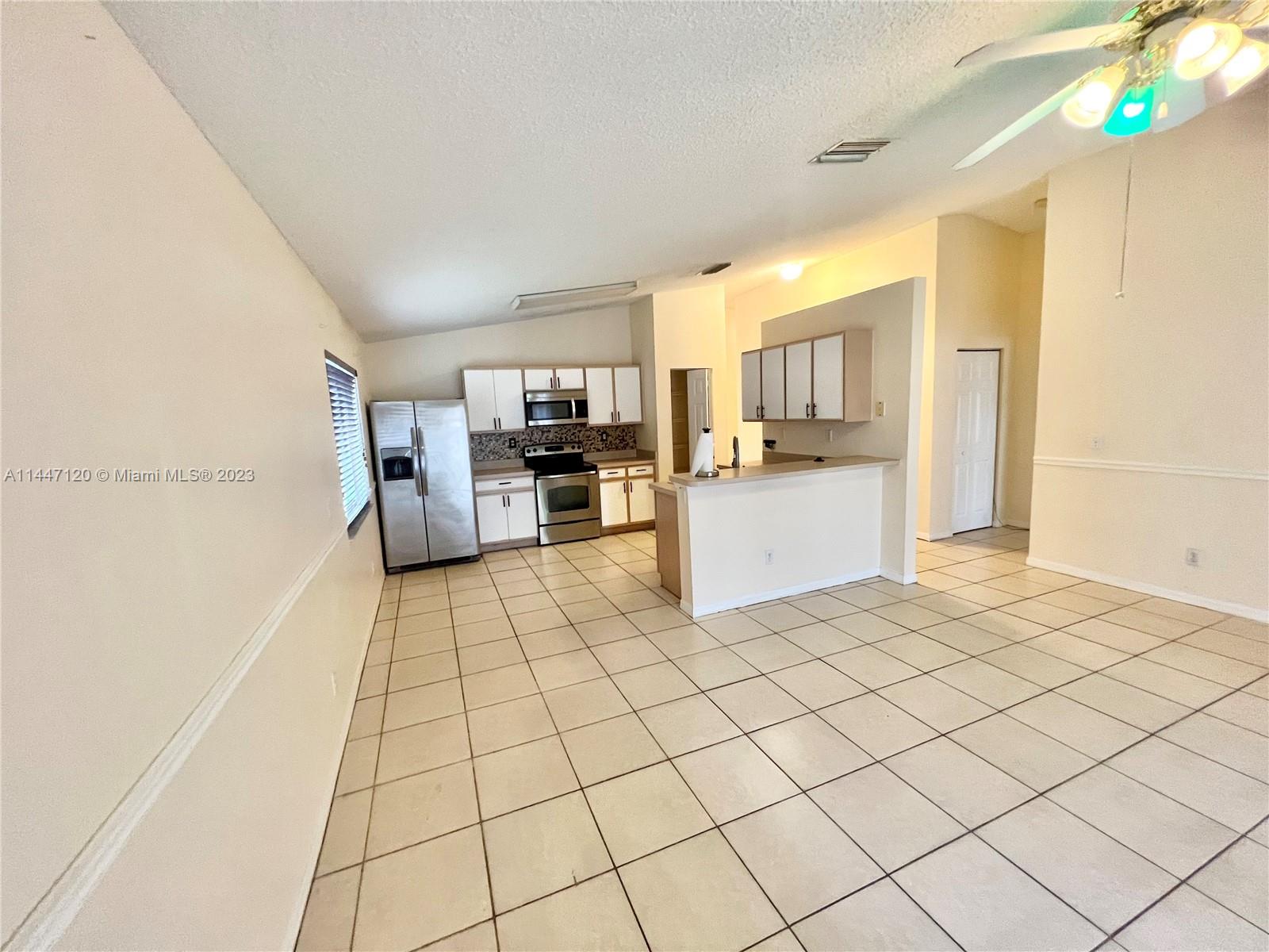 CENTEX-REPLAT OF A PORTIO - Residential Lease